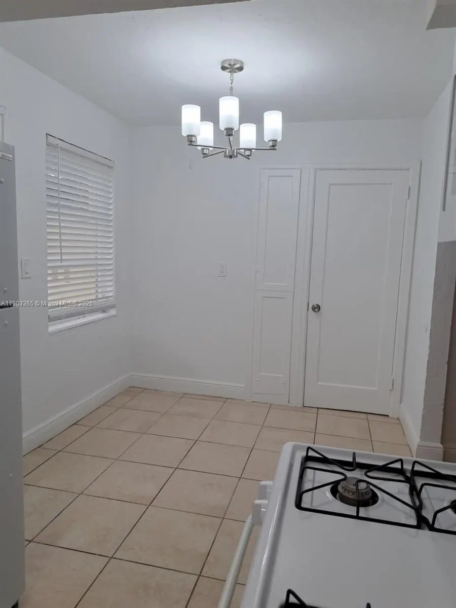 23 Phoenetia Ave, #1