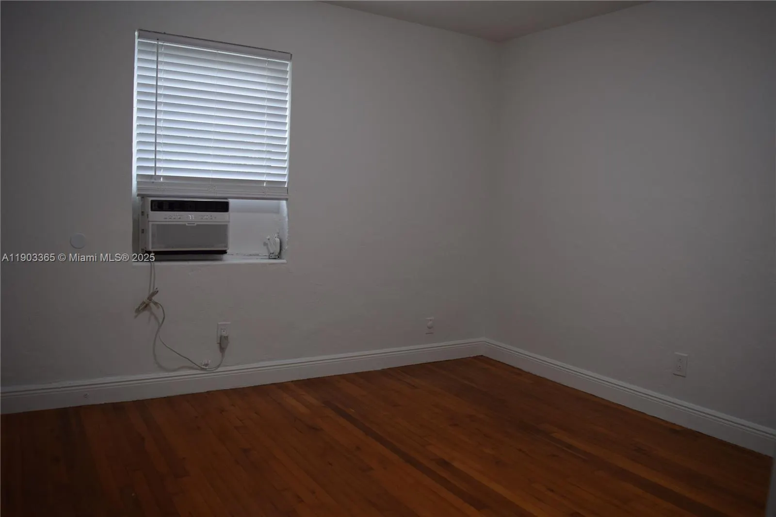 23 Phoenetia Ave, #1