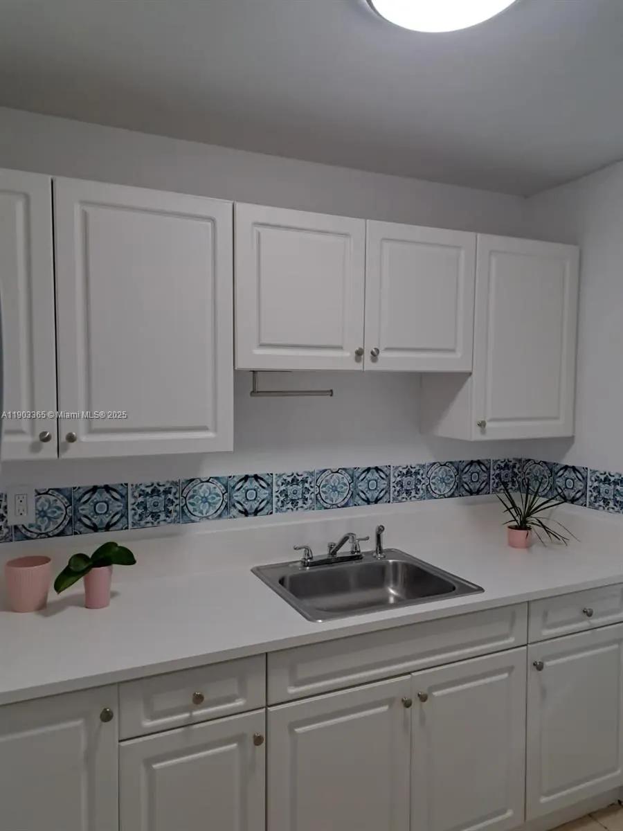 23 Phoenetia Ave, #1