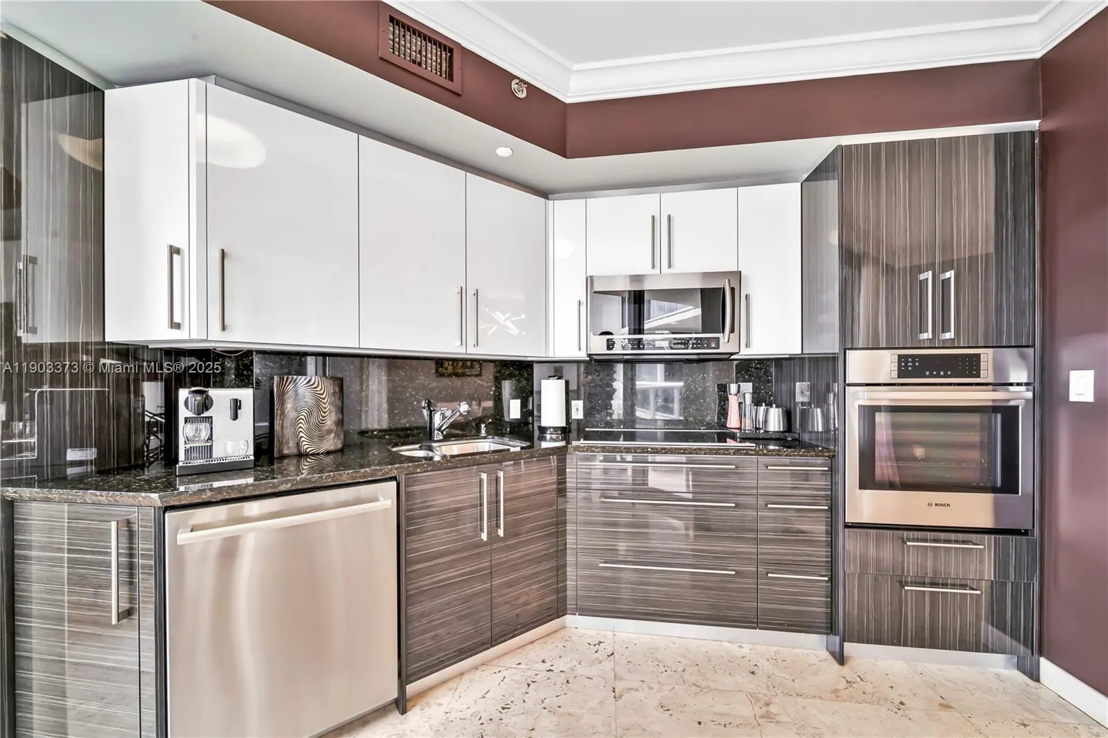 19333 Collins Ave, #1903