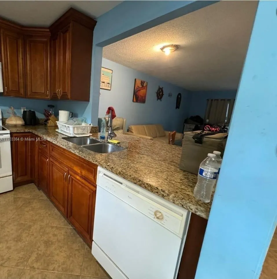 4321 NW 9th Ave, #104