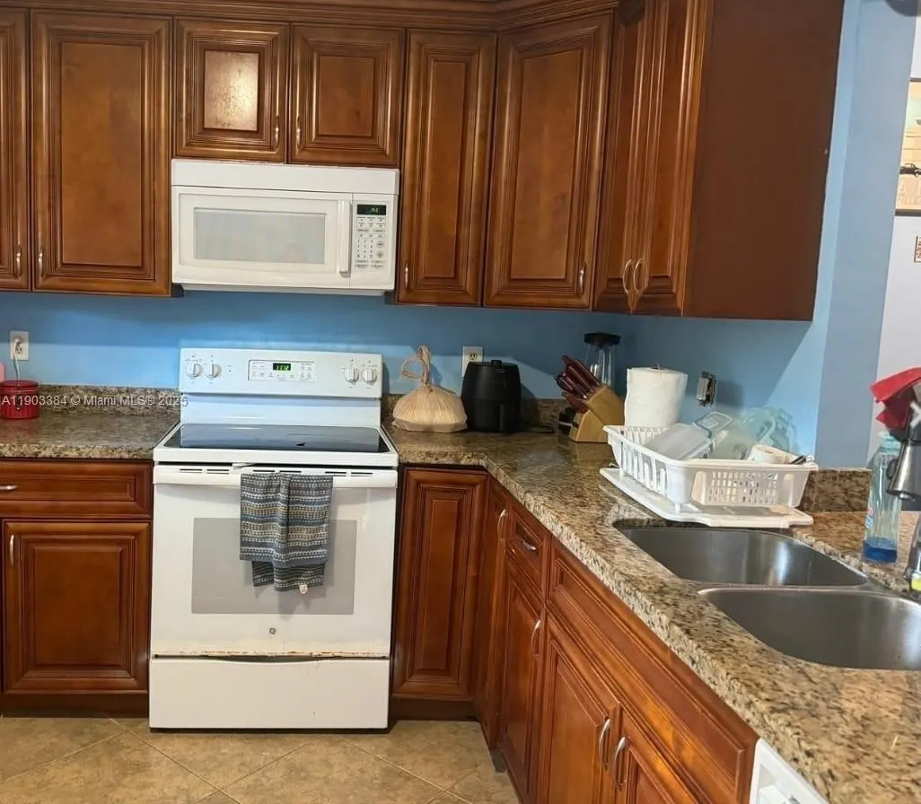 4321 NW 9th Ave, #104