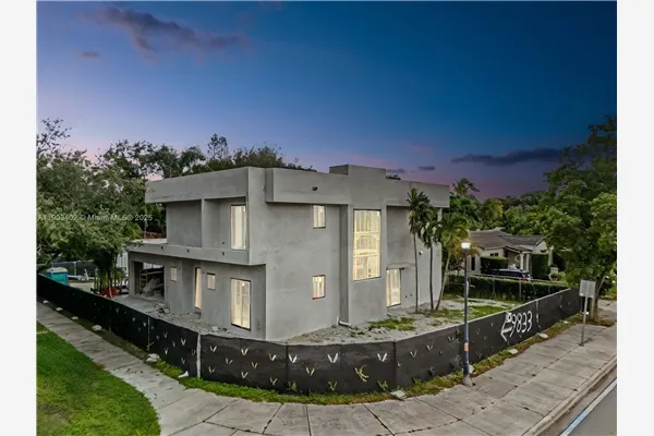 9833 N Miami Ave
