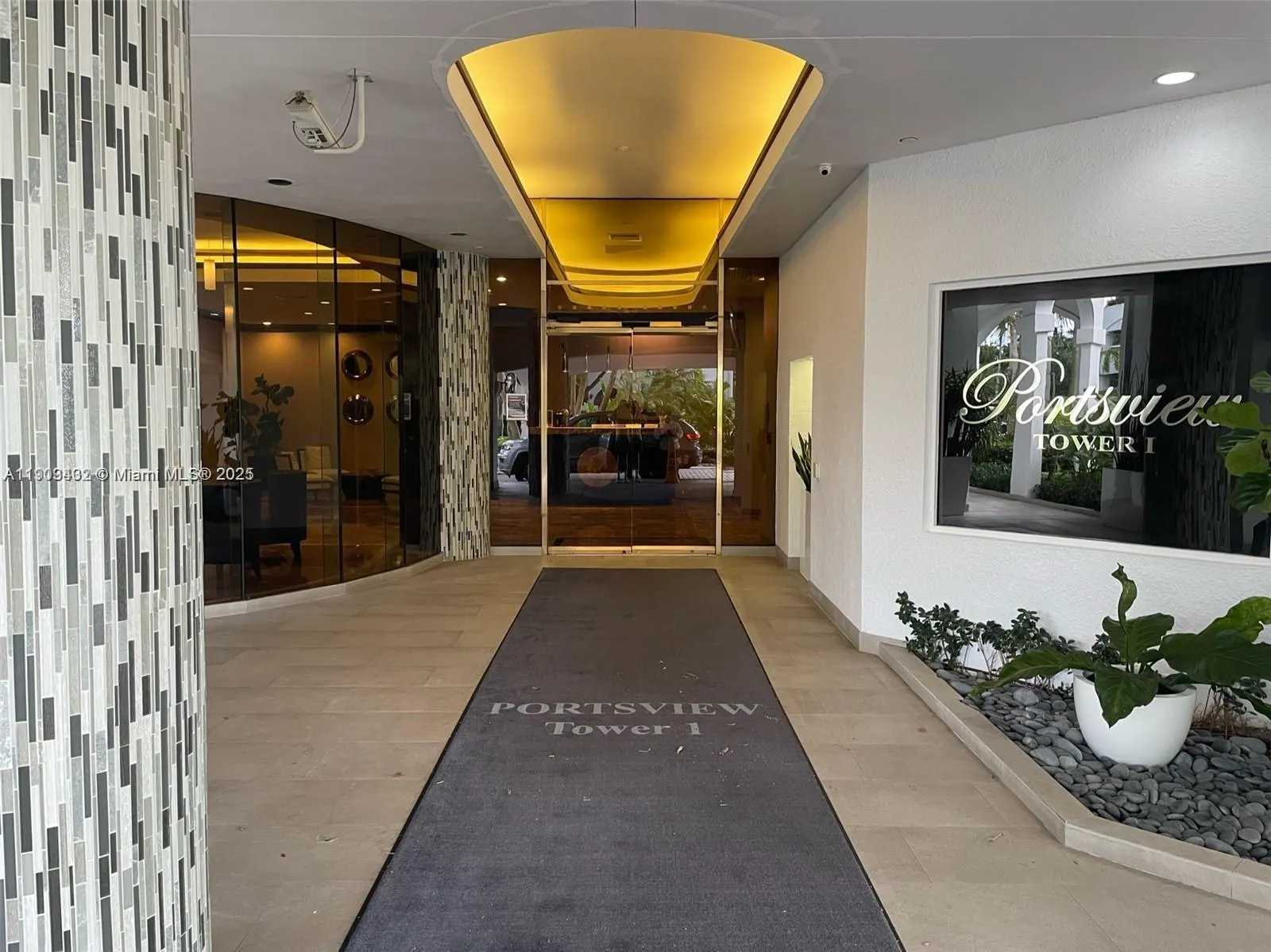 3610 Yacht Club Dr, #1416