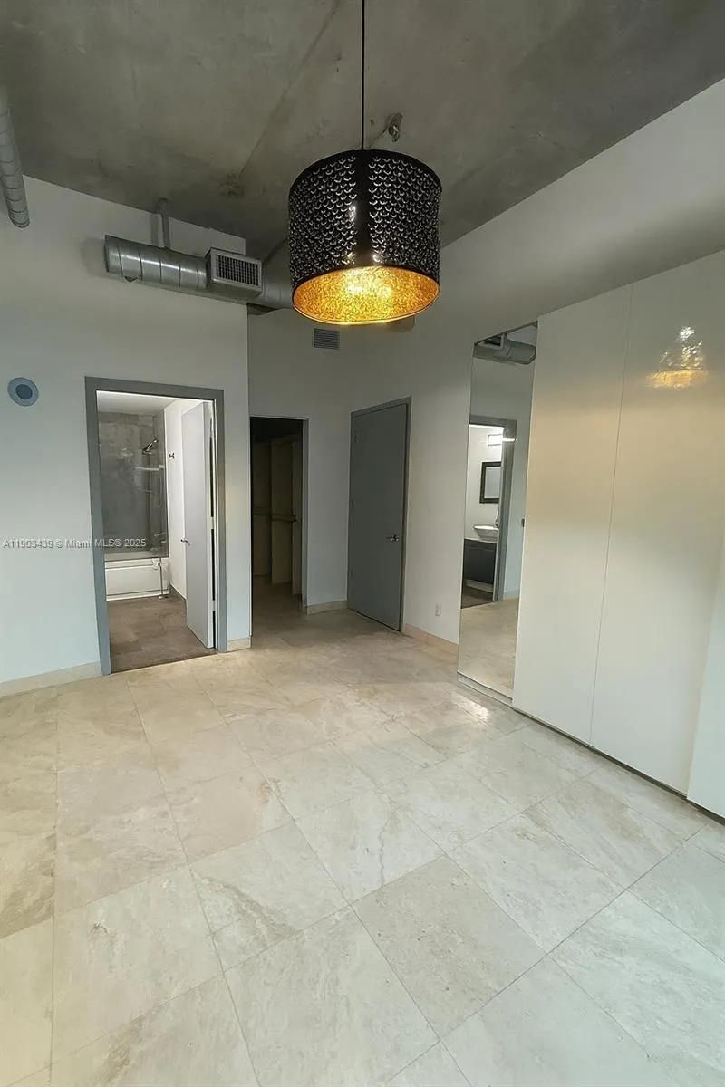 3029 NE 188th St, #324