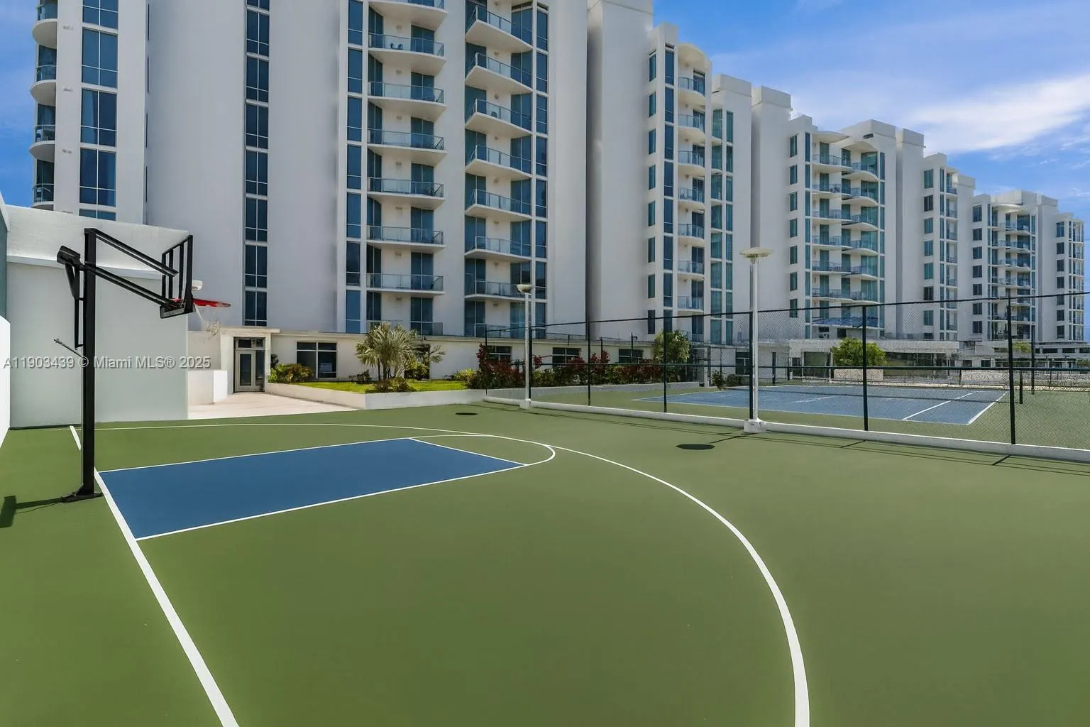 3029 NE 188th St, #324