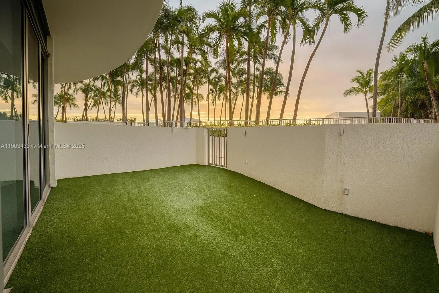 3029 NE 188th St, #324