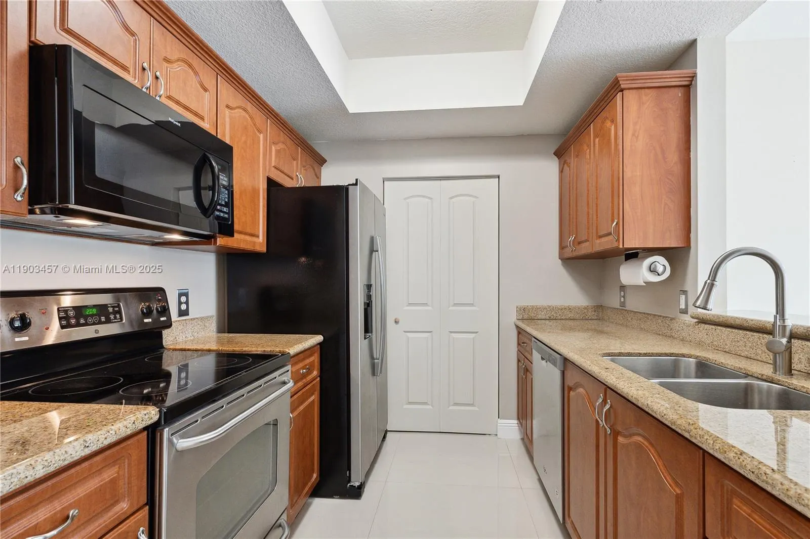 3590 Coral Way, #804