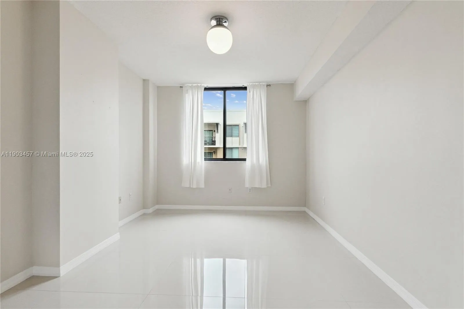 3590 Coral Way, #804