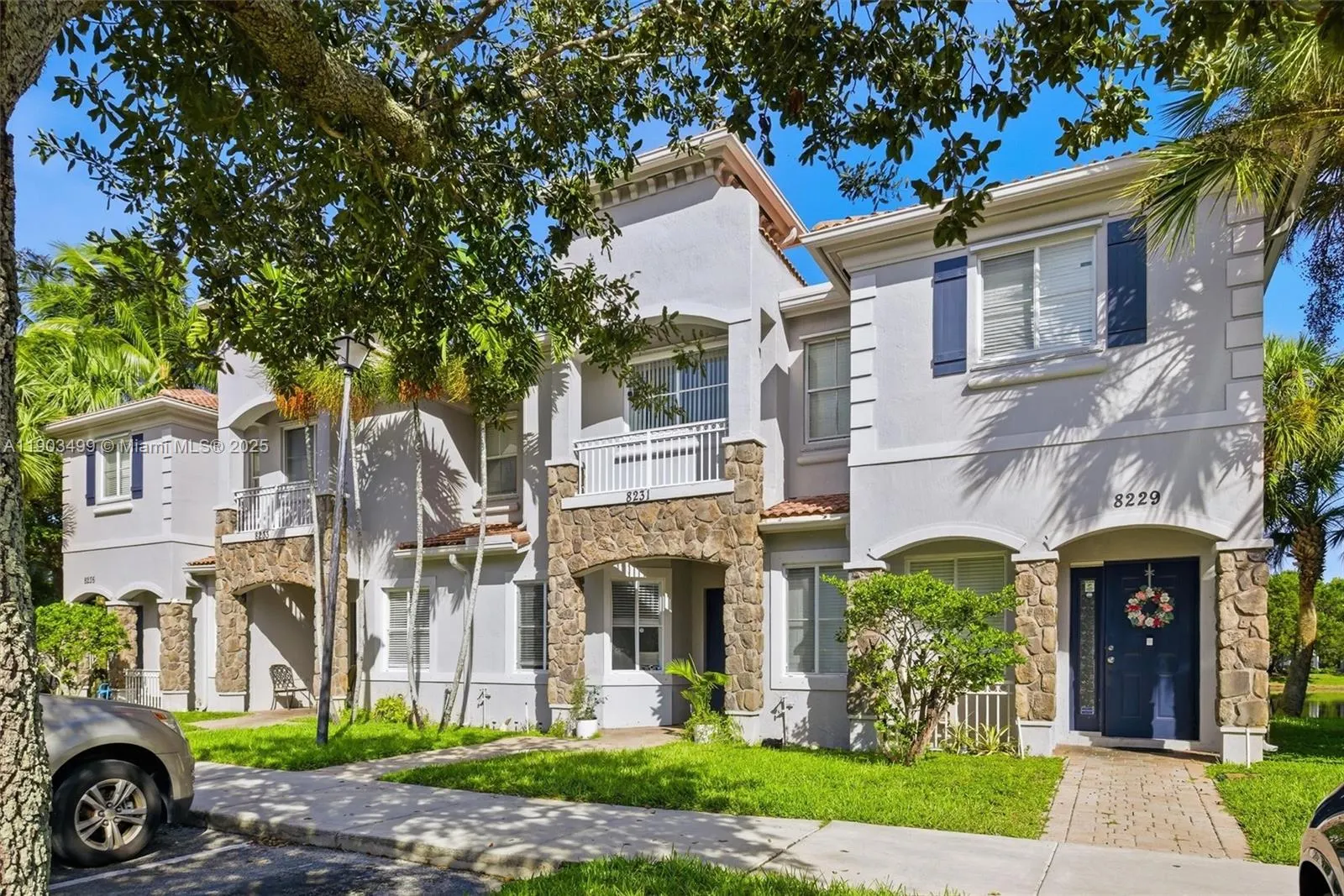 8231 SW 29th St, #103