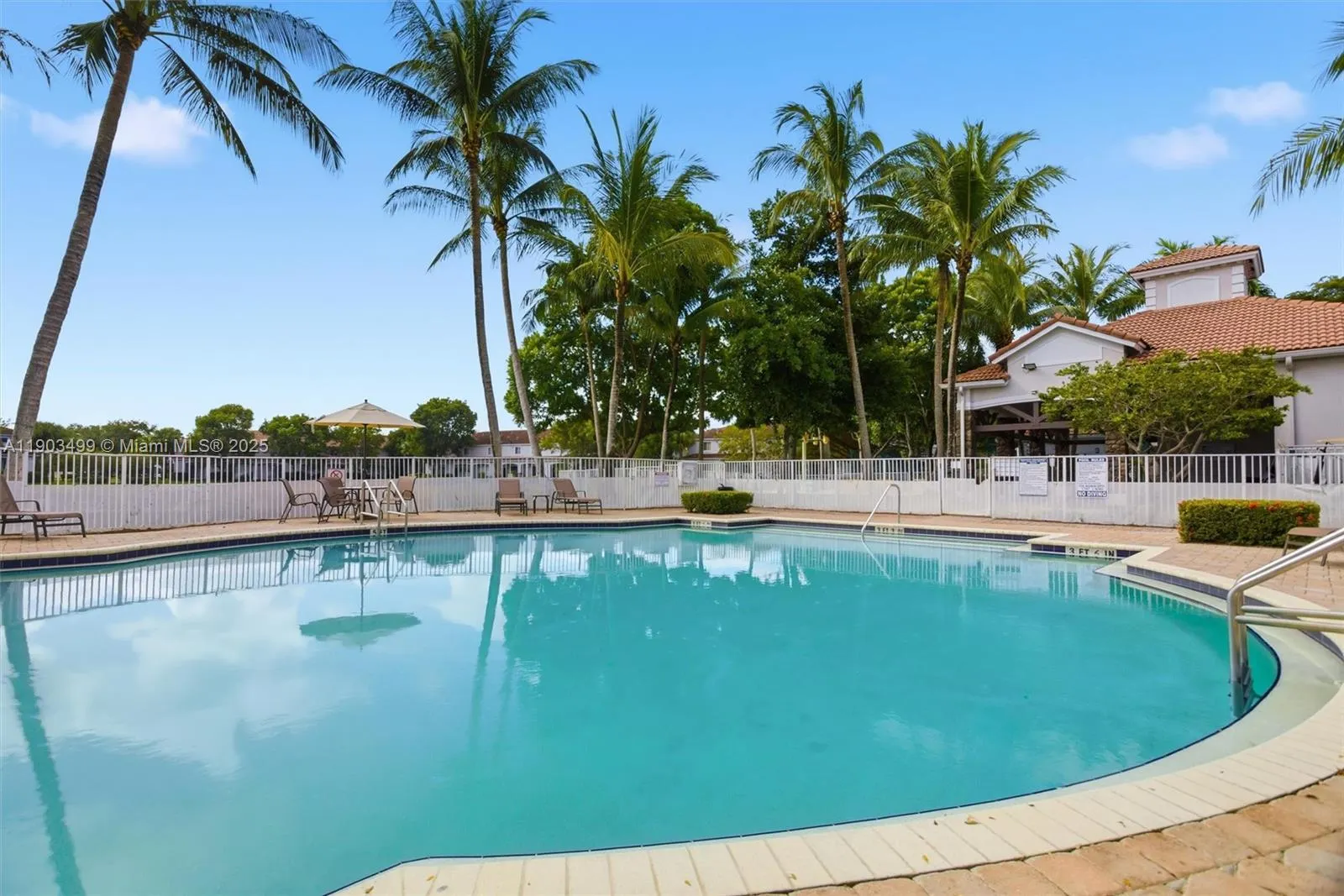 8231 SW 29th St, #103