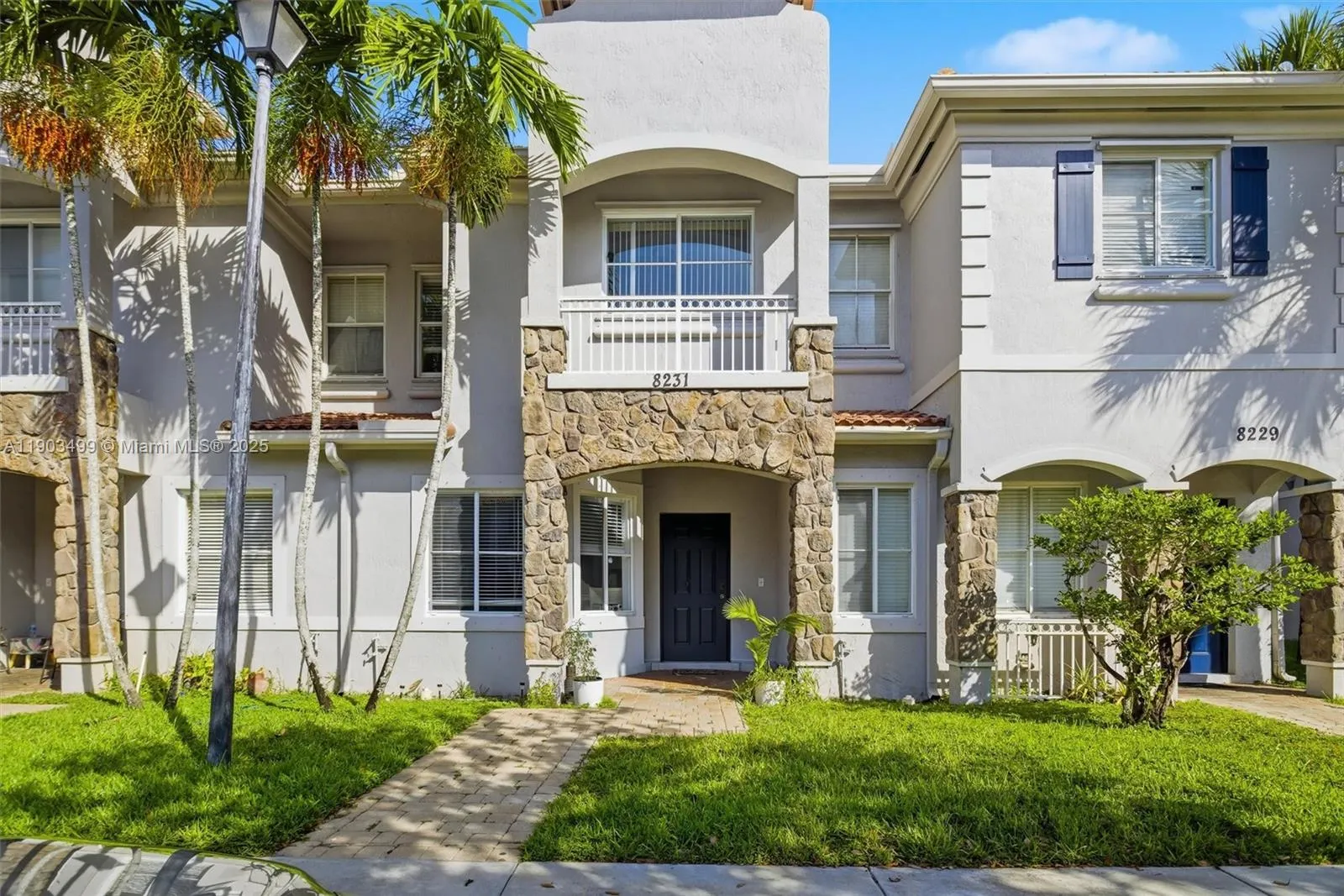 8231 SW 29th St, #103