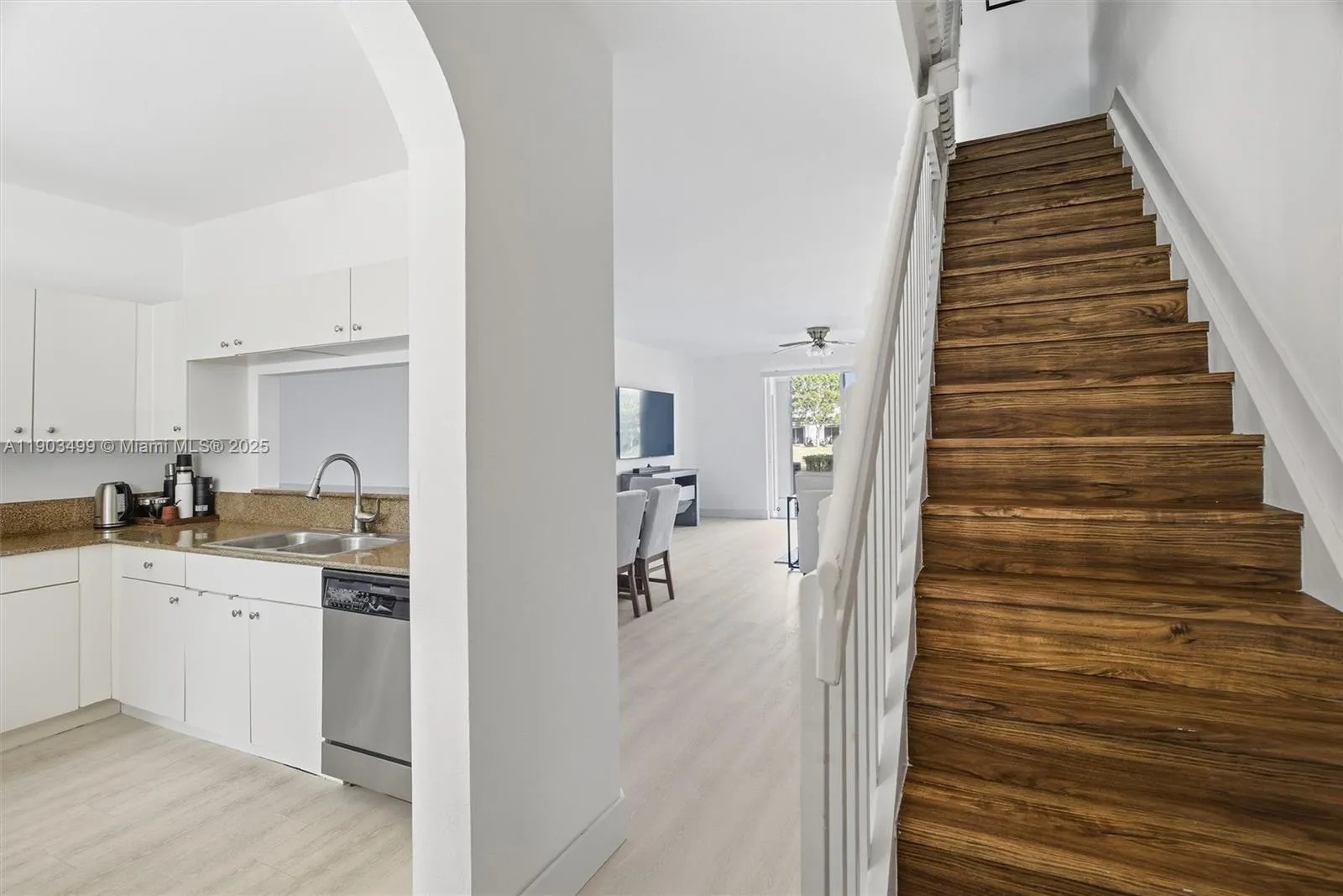 8231 SW 29th St, #103