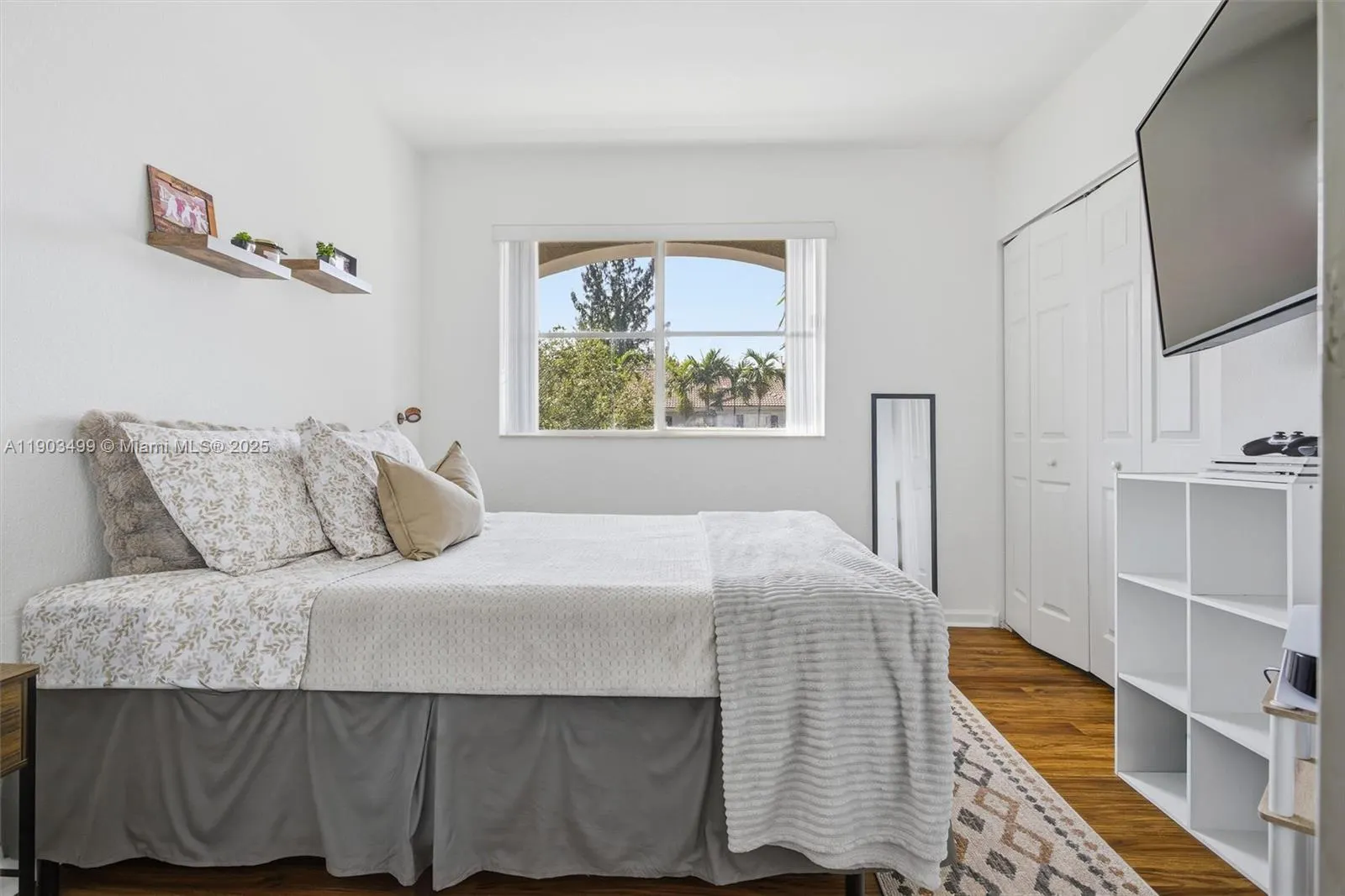 8231 SW 29th St, #103