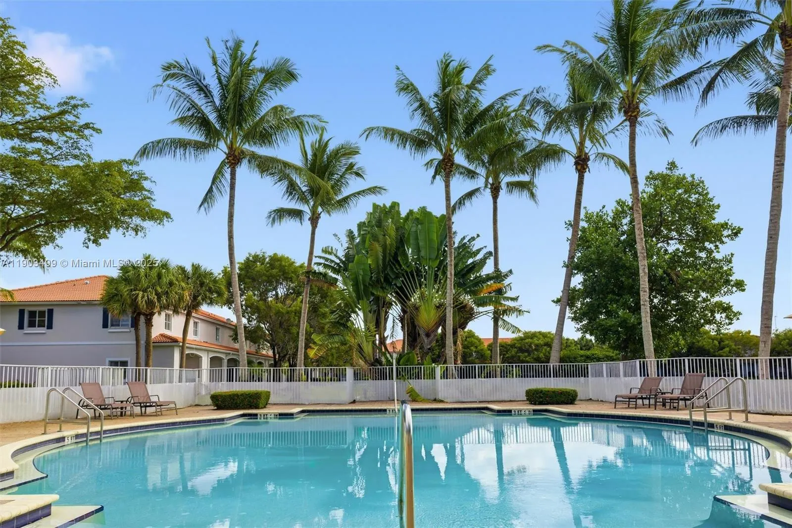 8231 SW 29th St, #103