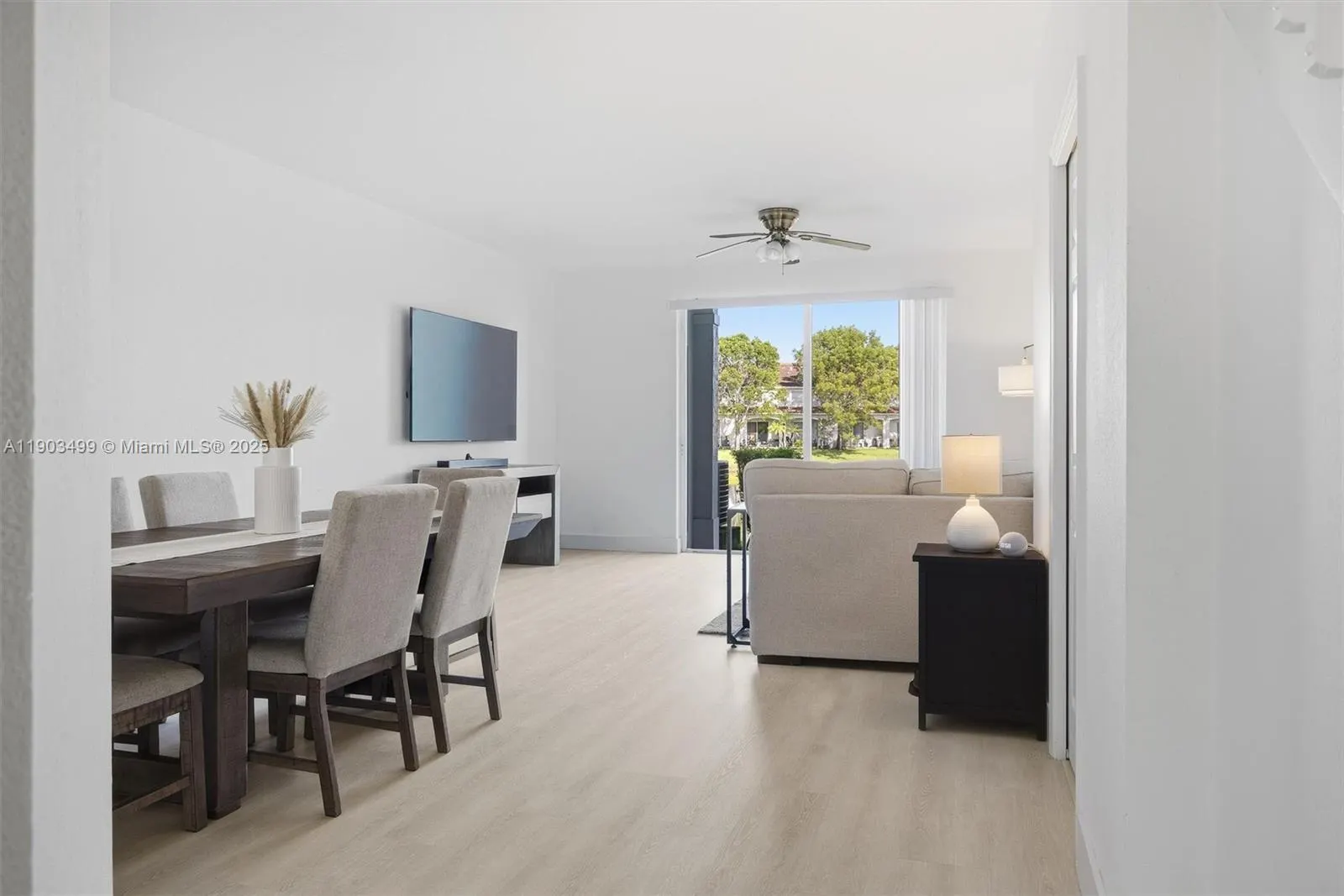 8231 SW 29th St, #103