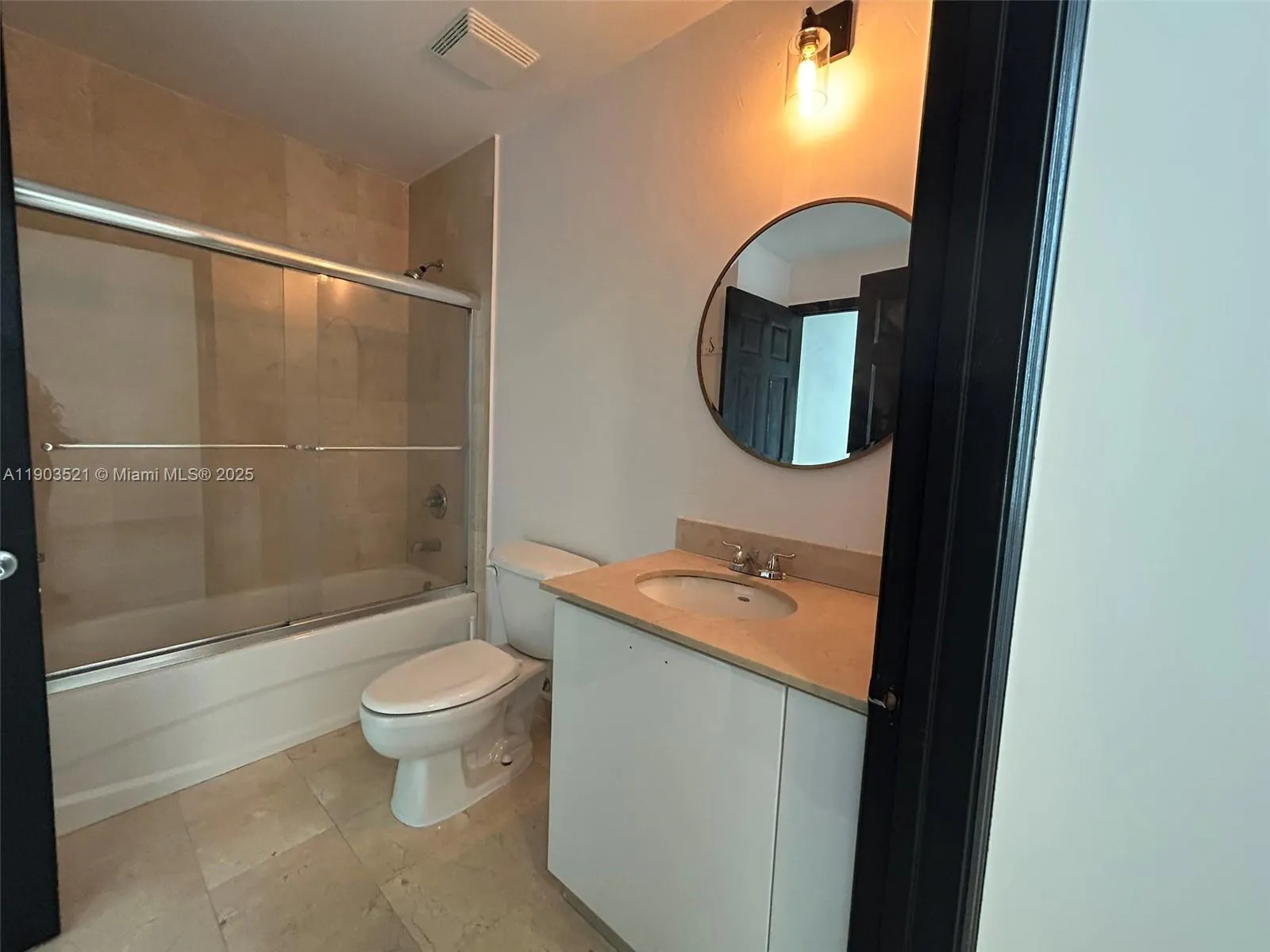 2142 Van Buren St, #501