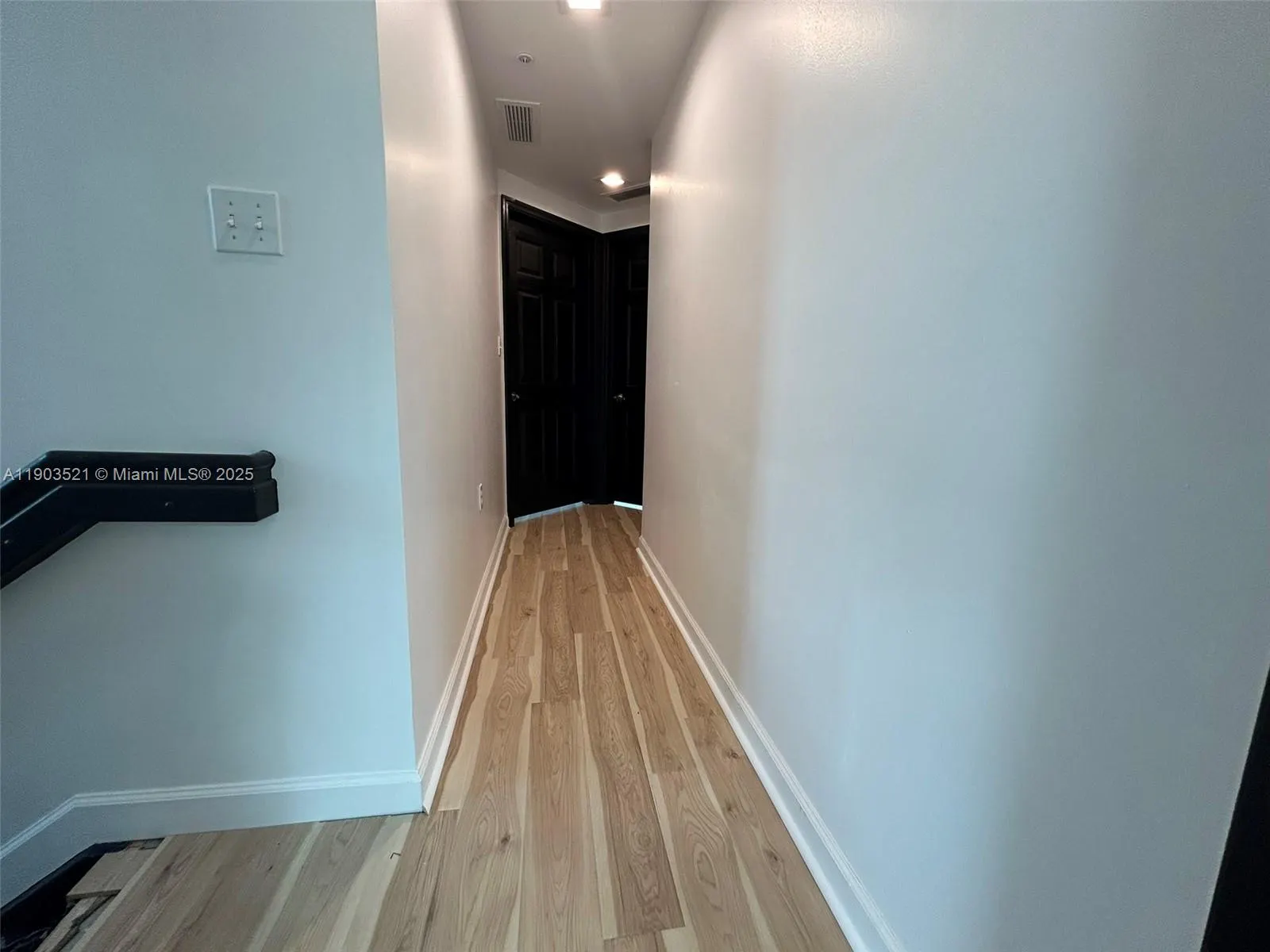 2142 Van Buren St, #501