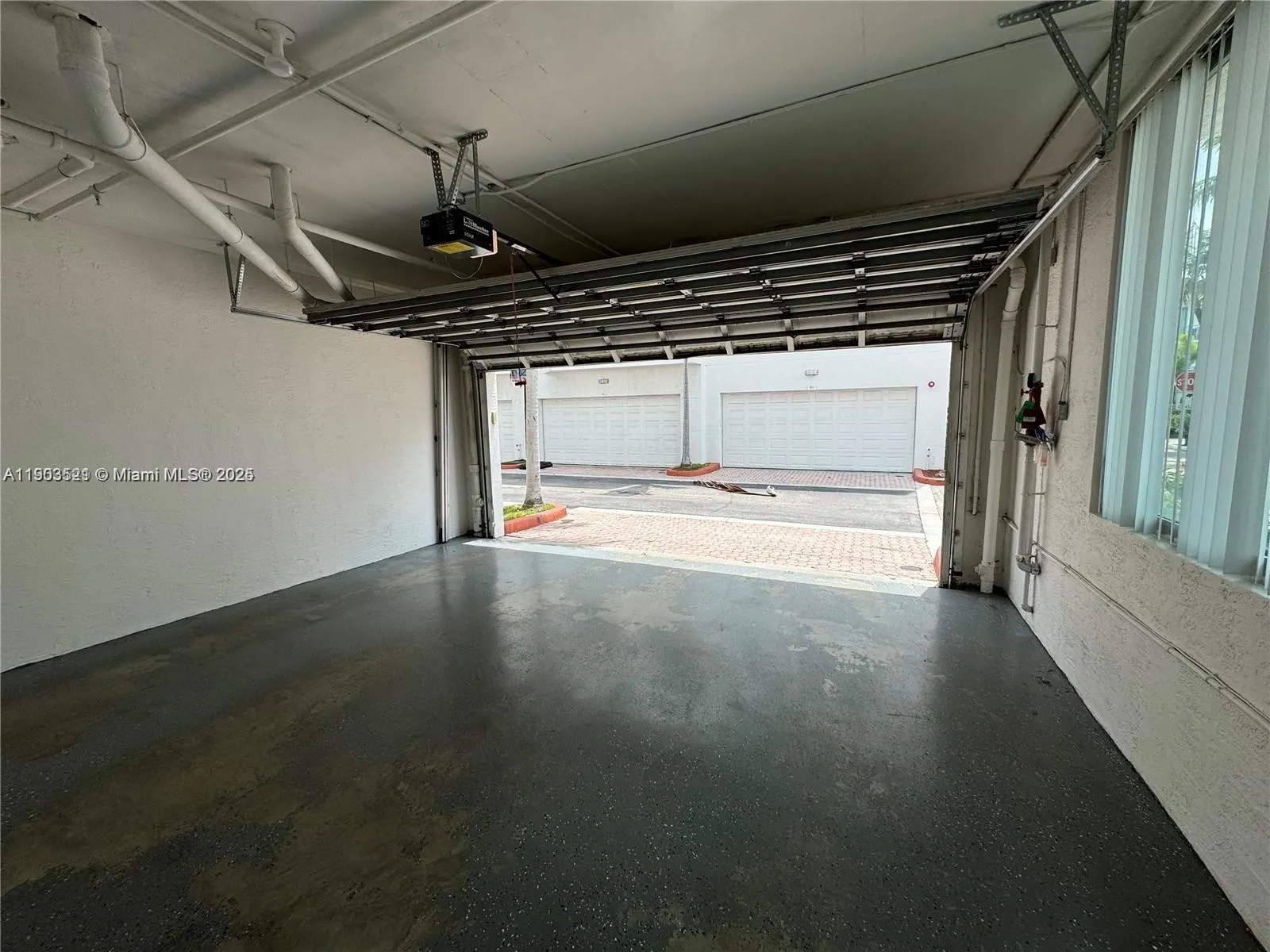 2142 Van Buren St, #501