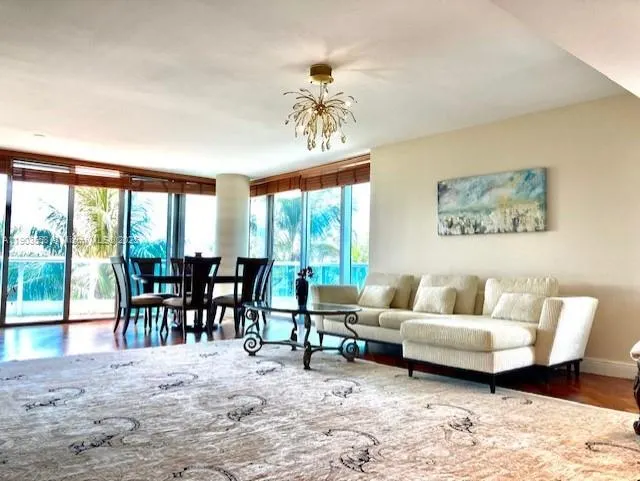 9401 Collins Ave, #306