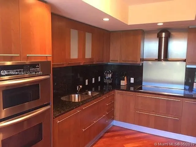 9401 Collins Ave, #306