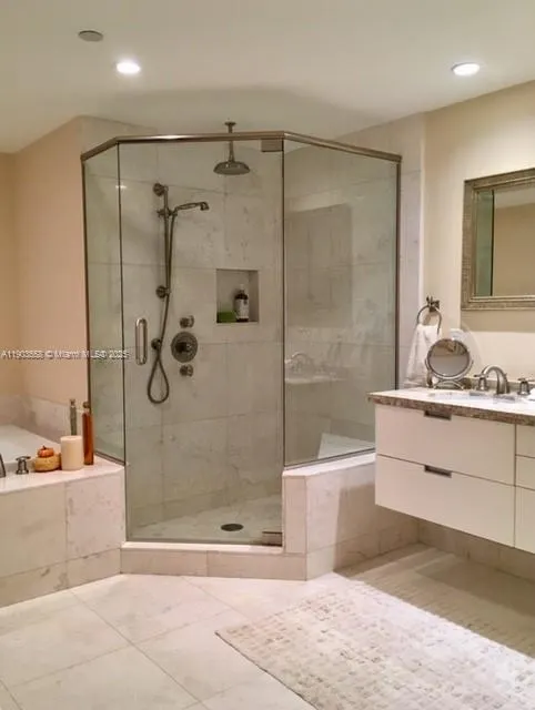 9401 Collins Ave, #306