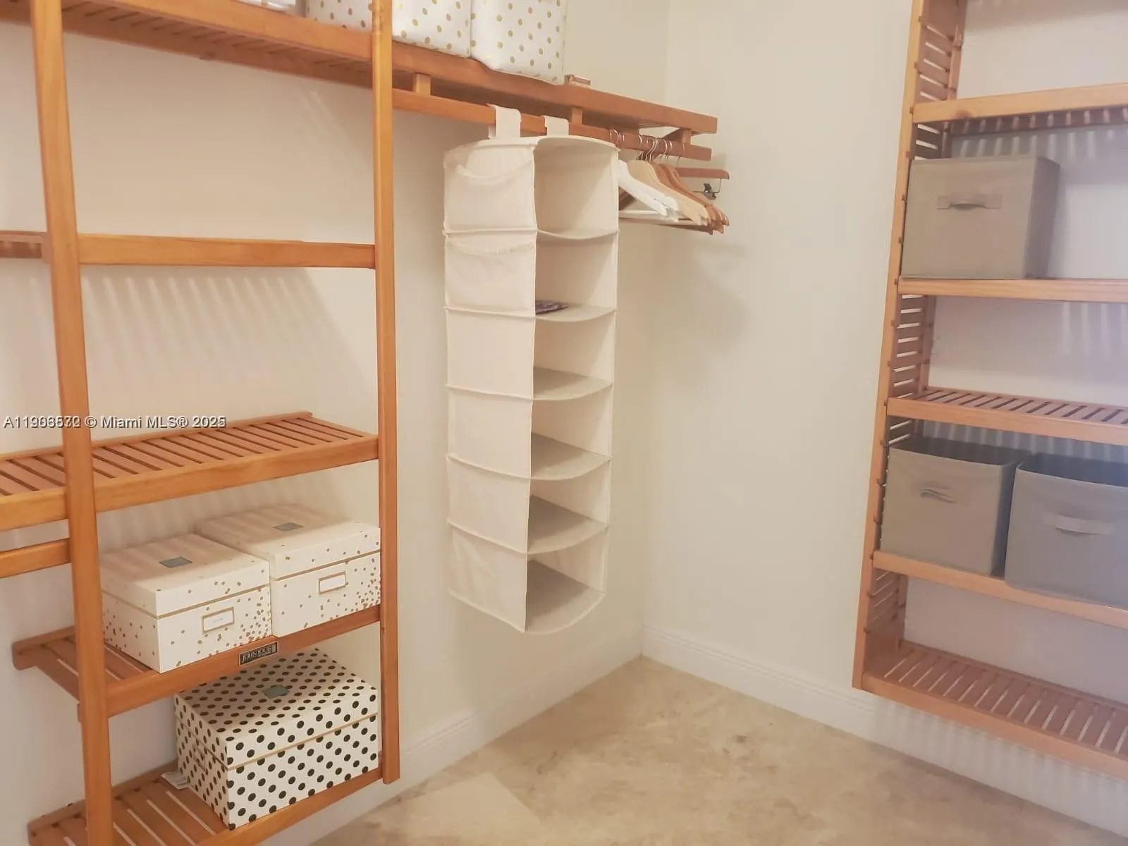 19900 E Country Club Dr, #607