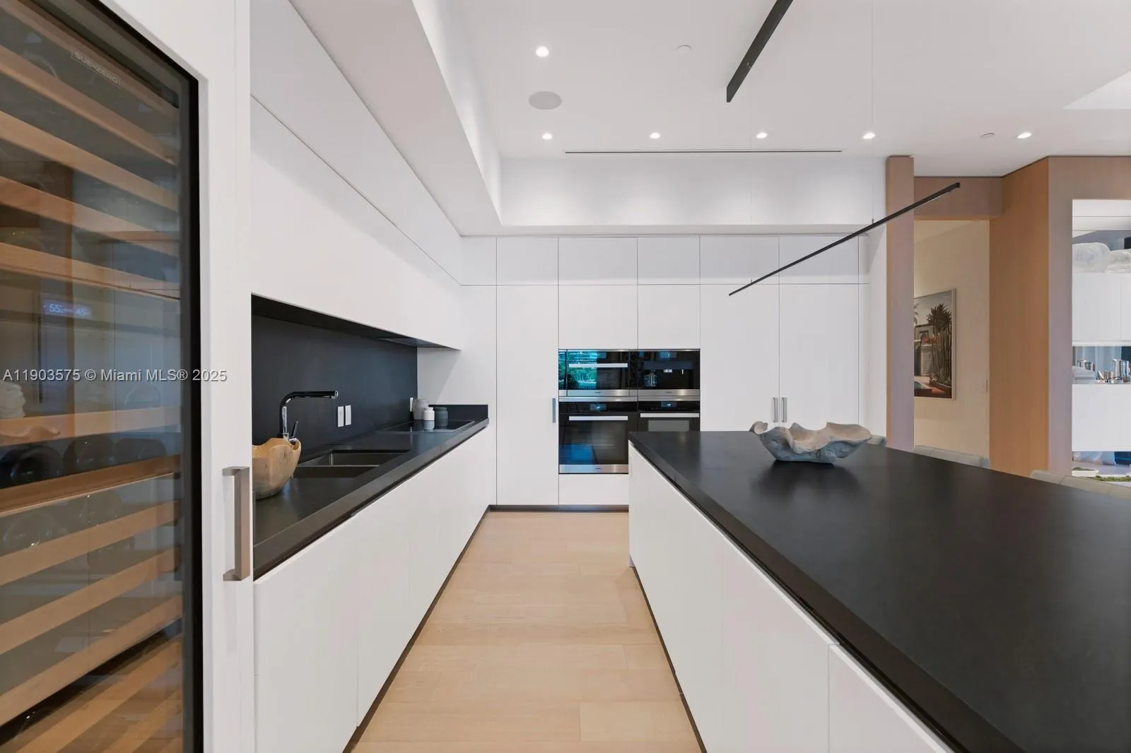 6800 Fisher Island Dr, #6811