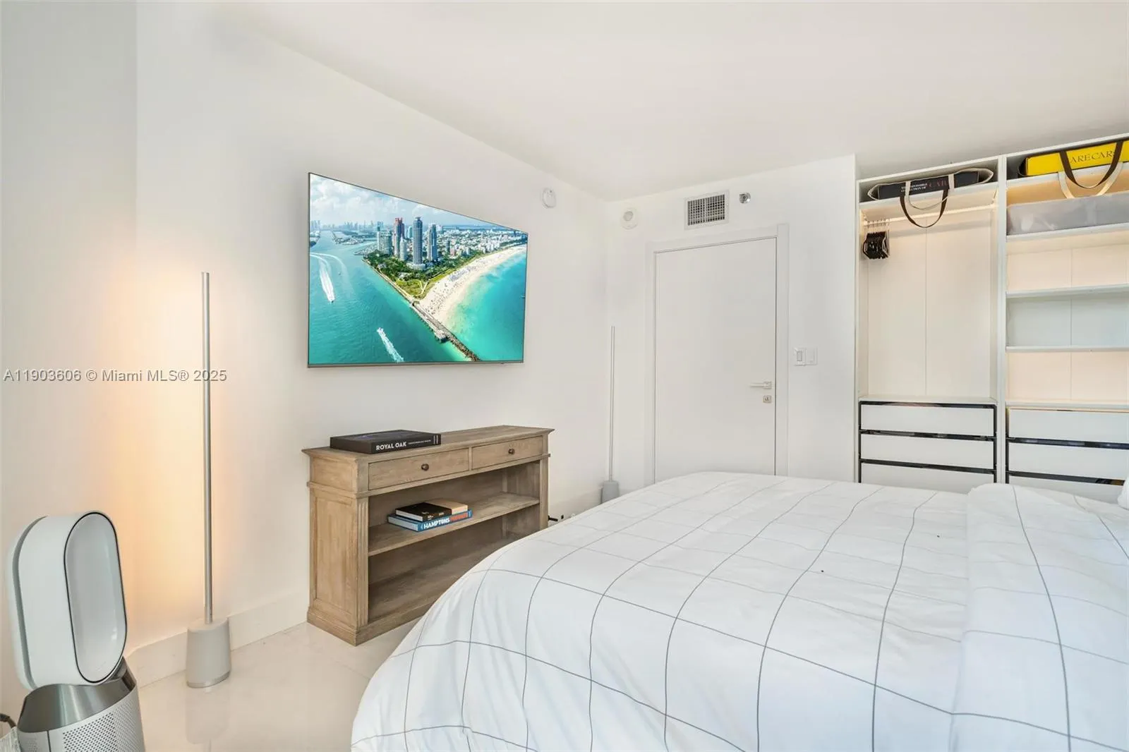 16485 Collins Ave, #2438