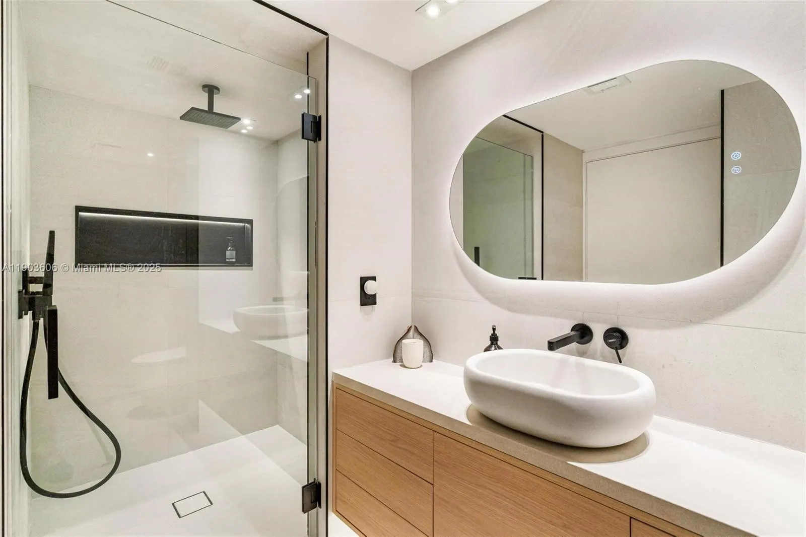 16485 Collins Ave, #2438