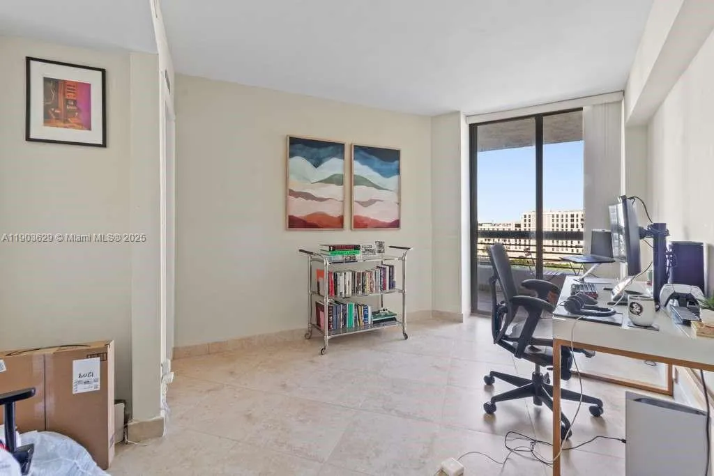 3600 Mystic Pointe Dr, #1209