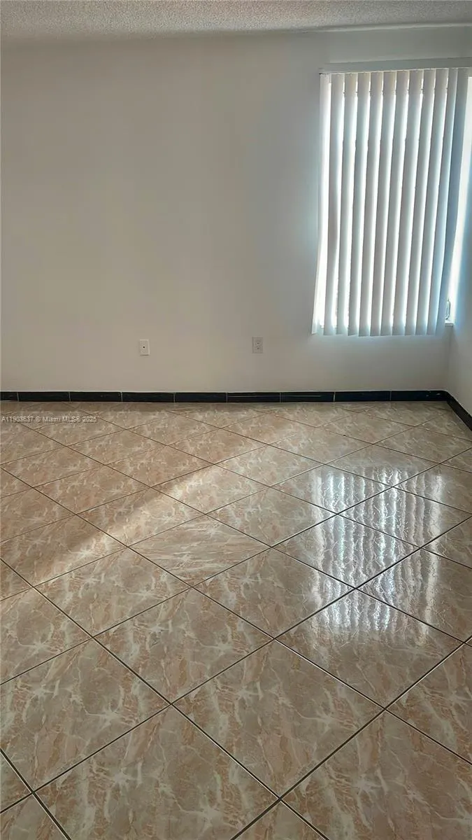 4801 NW 7th St, #703-16