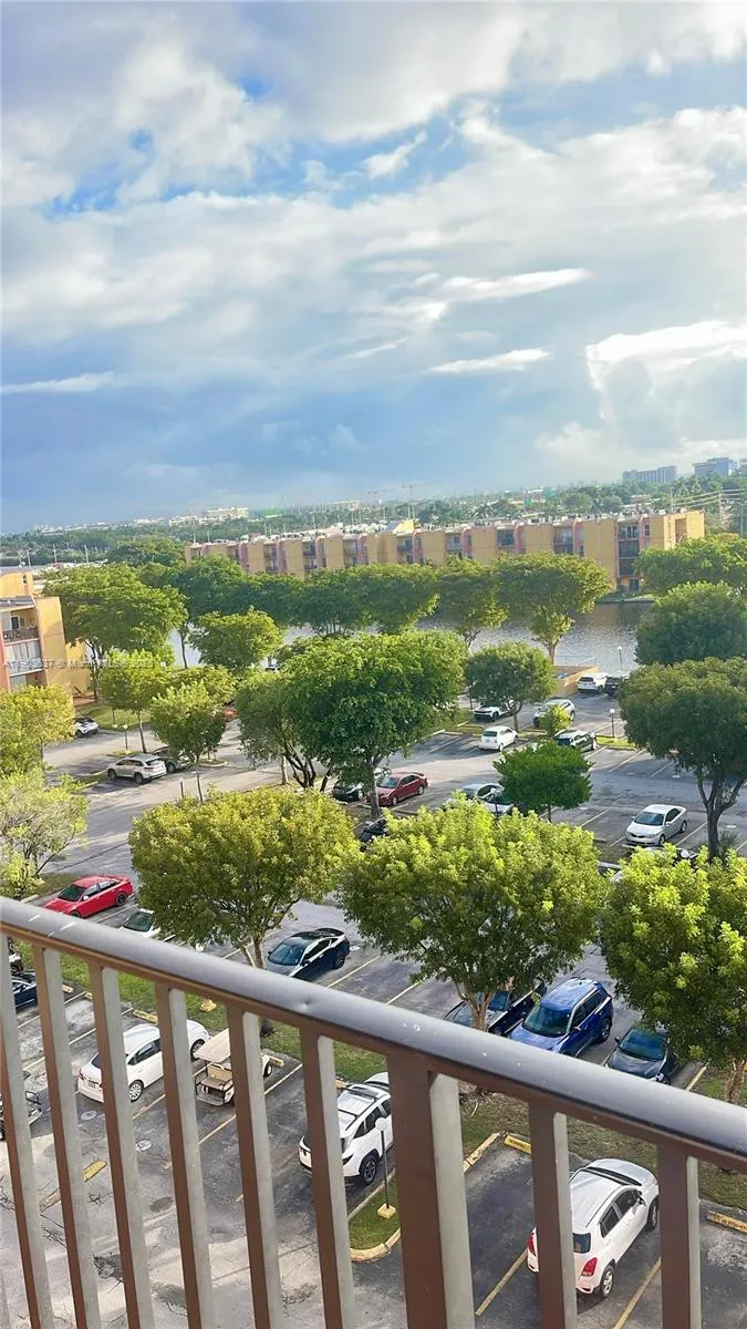 4801 NW 7th St, #703-16