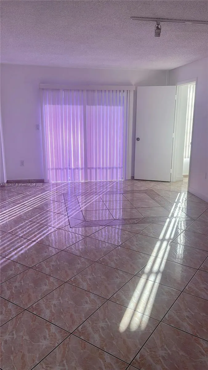 4801 NW 7th St, #703-16