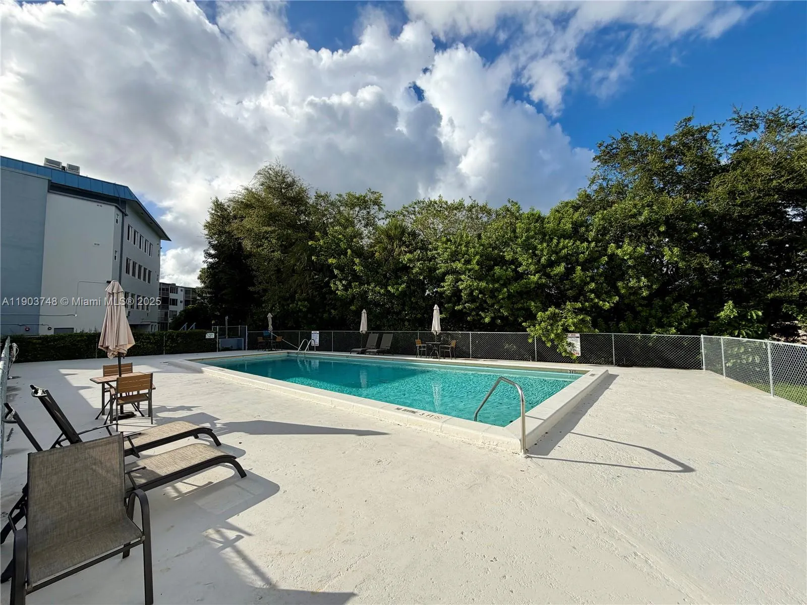 1101 NE 191st St, #H104