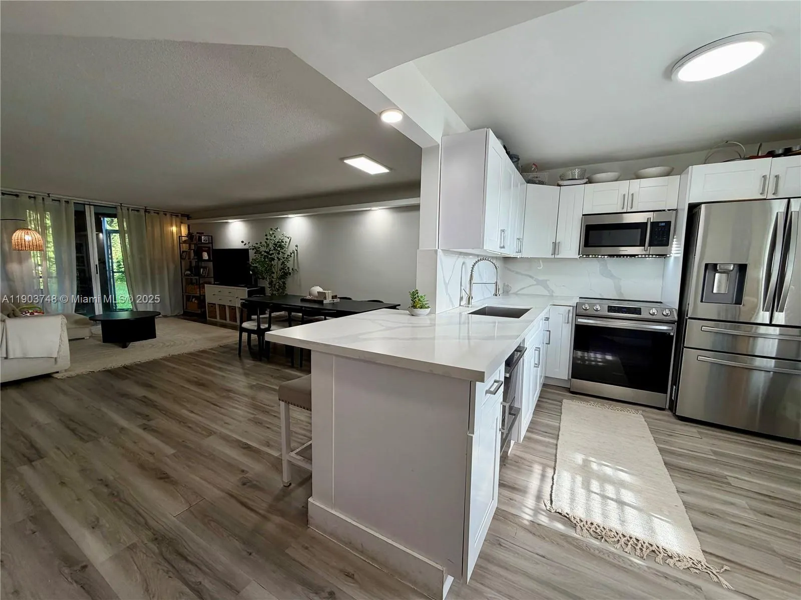 1101 NE 191st St, #H104