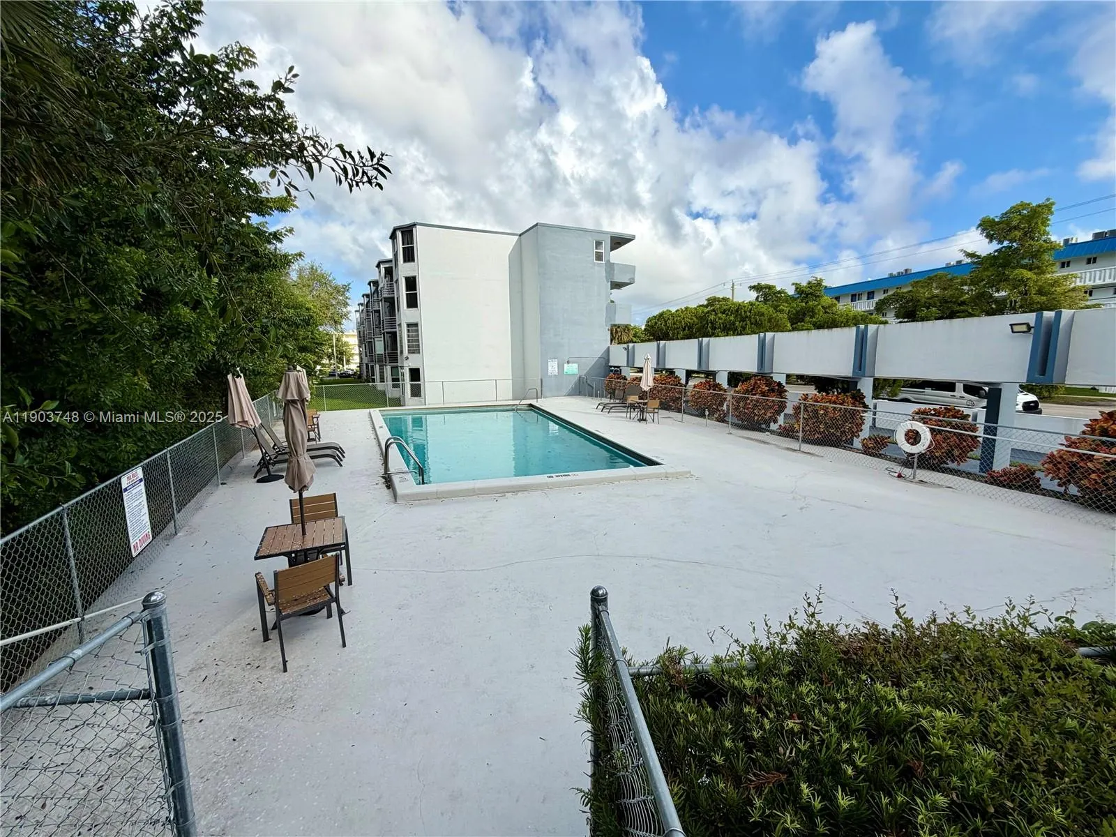 1101 NE 191st St, #H104