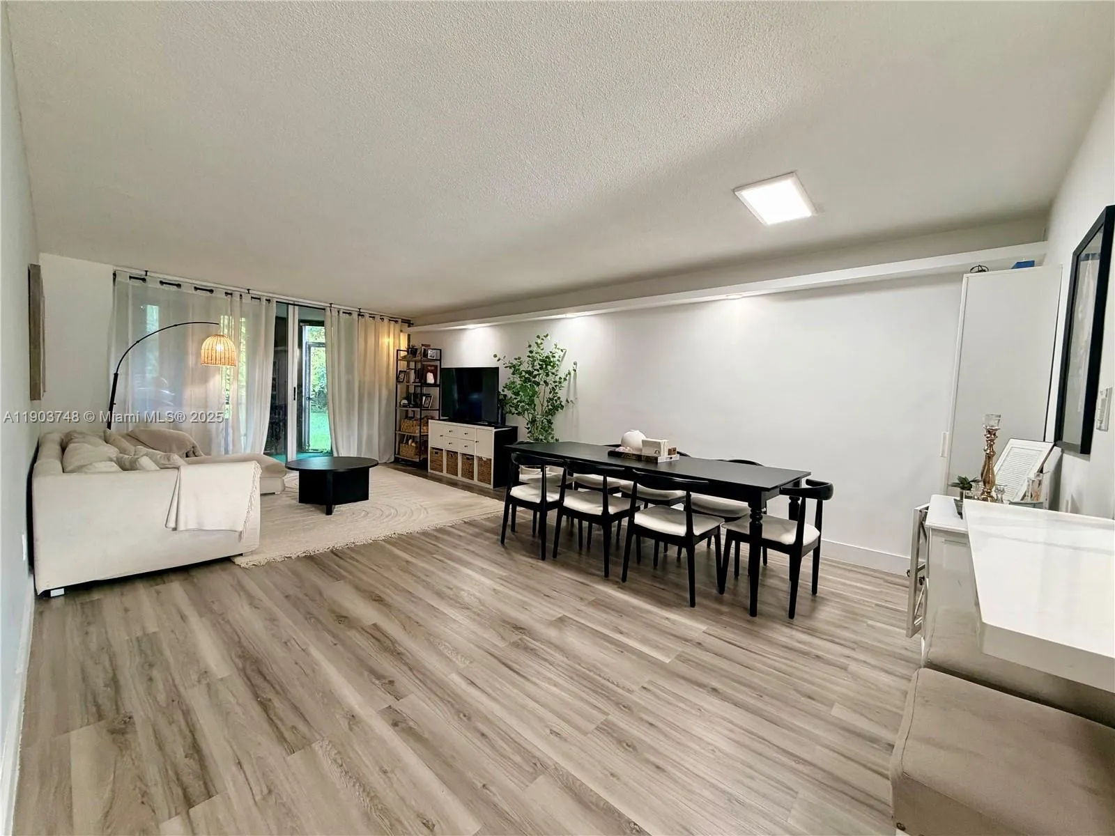 1101 NE 191st St, #H104