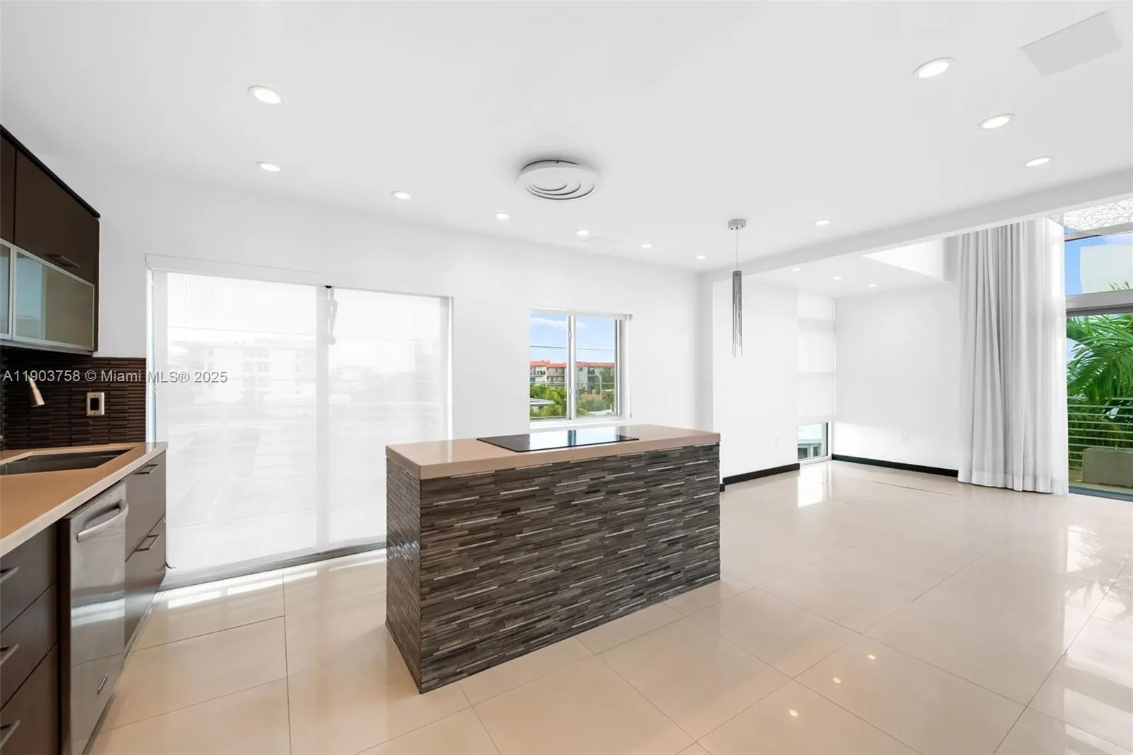 7744 Collins Ave, #20