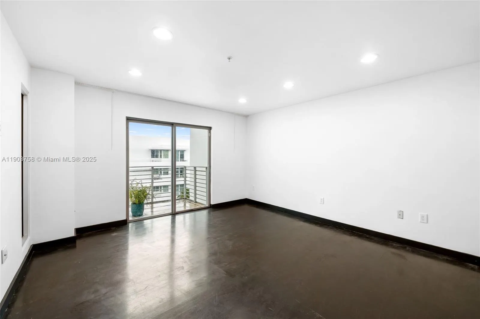 7744 Collins Ave, #20