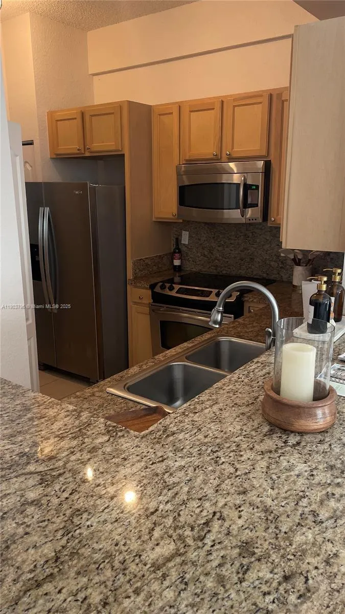 6001 SW 70th St, #113