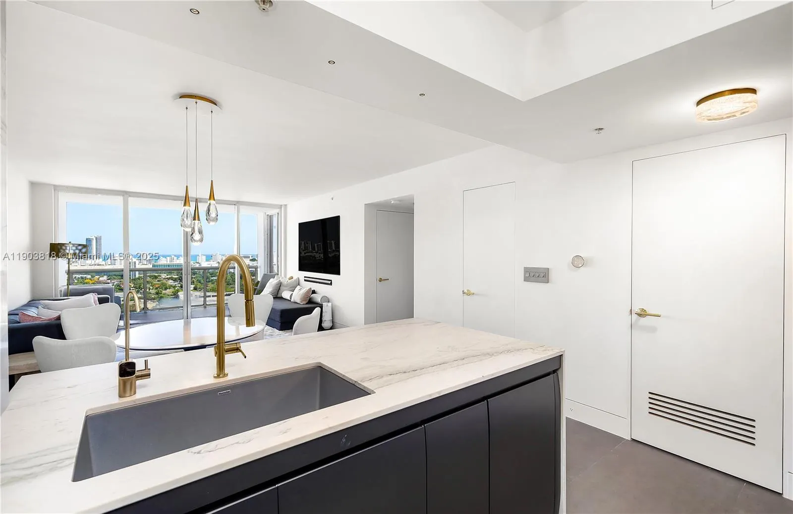 1800 Sunset Harbour Dr, #2105