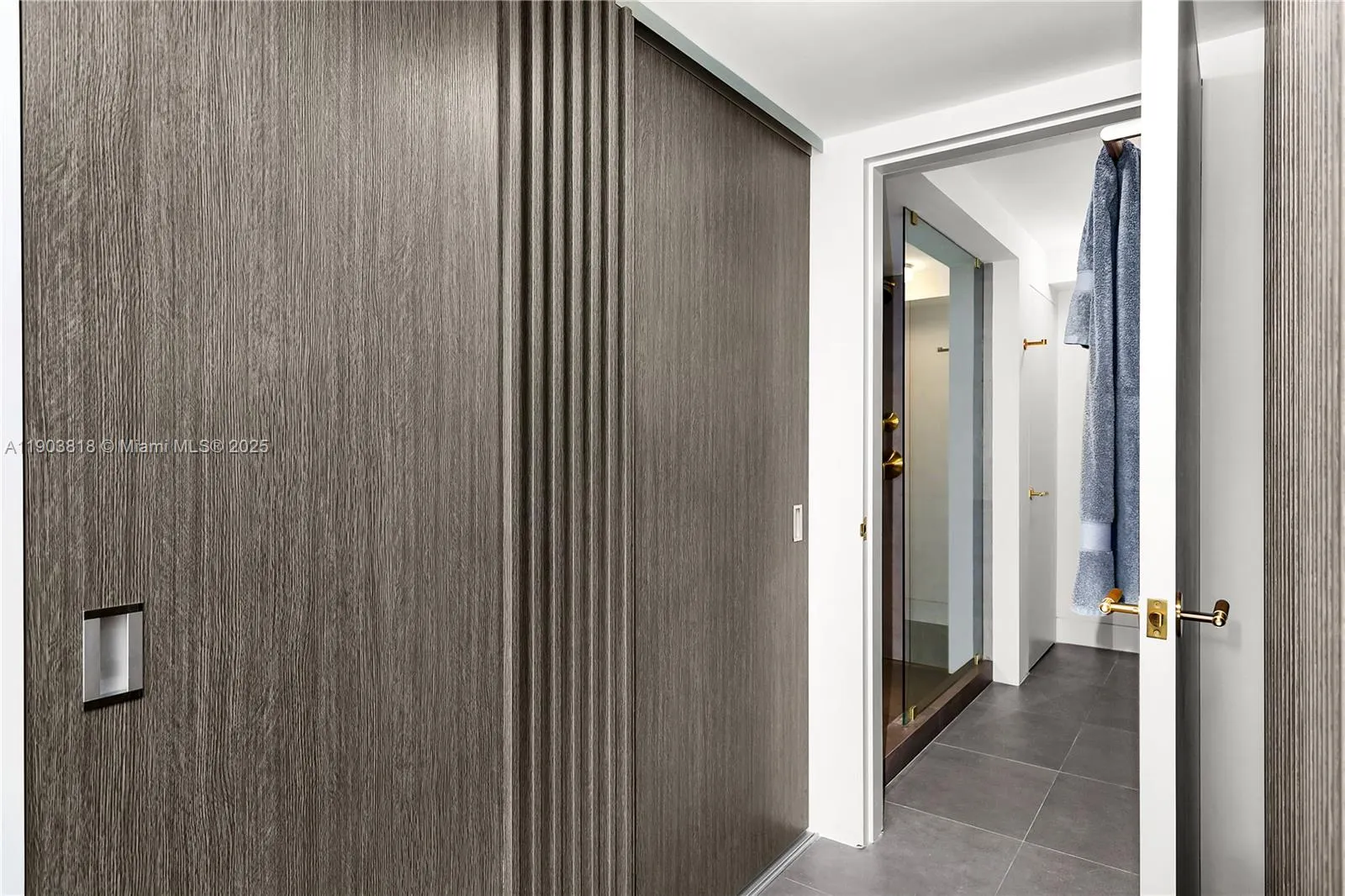 1800 Sunset Harbour Dr, #2105