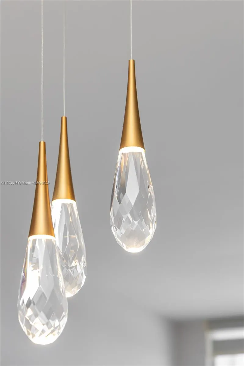 1800 Sunset Harbour Dr, #2105