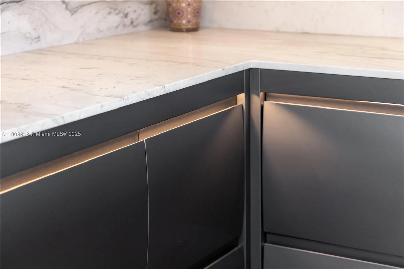 1800 Sunset Harbour Dr, #2105