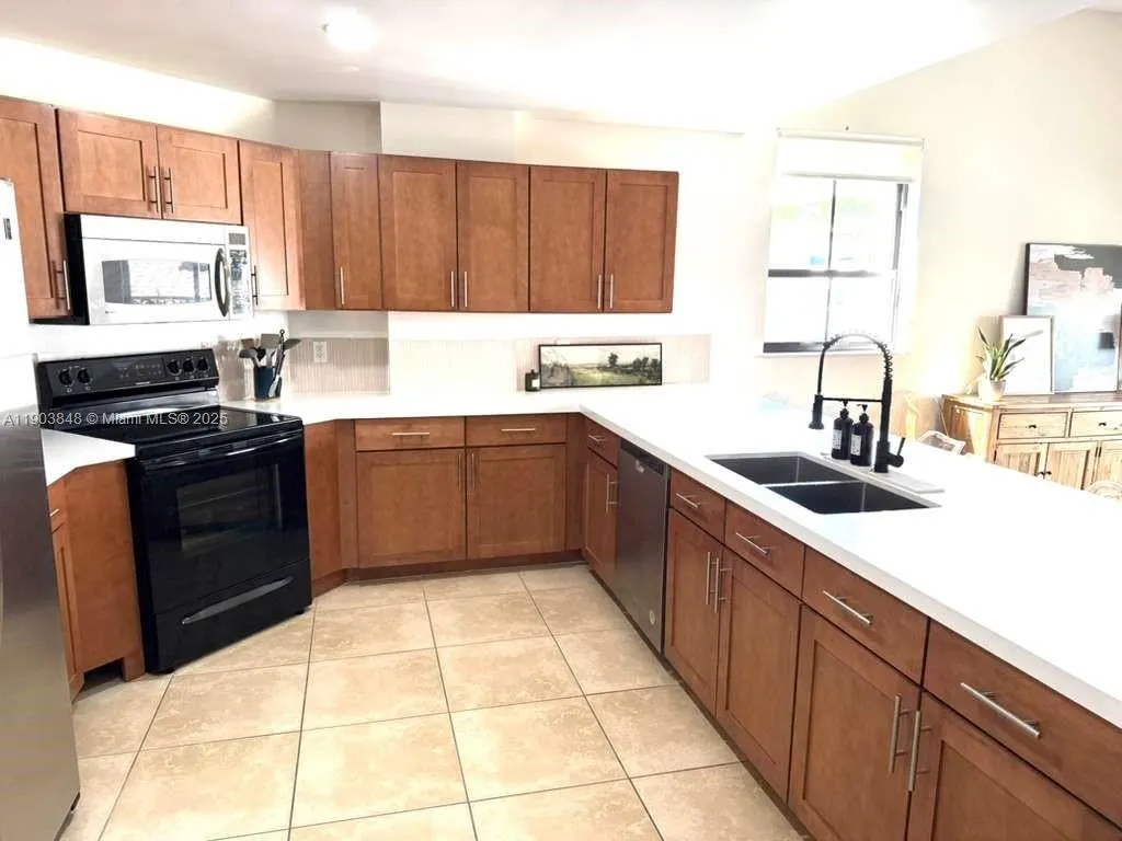 8390 SW 72nd Ave, #519