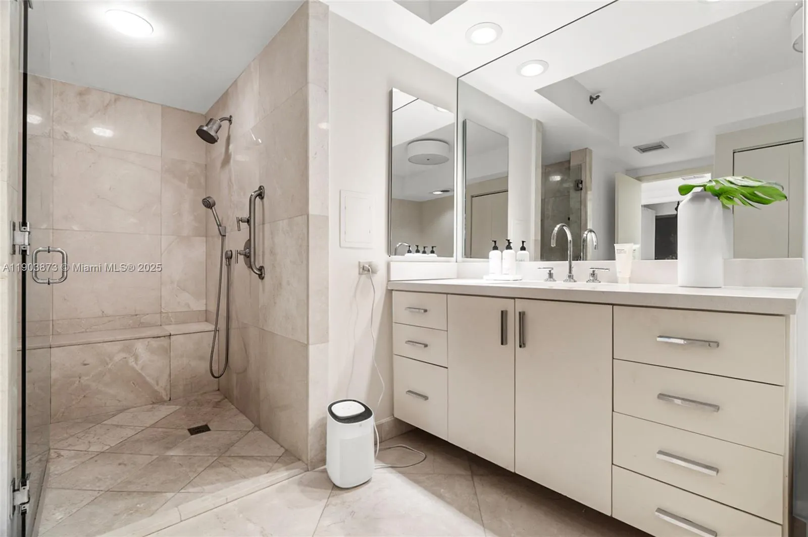 20281 E Country Club Dr, #M1