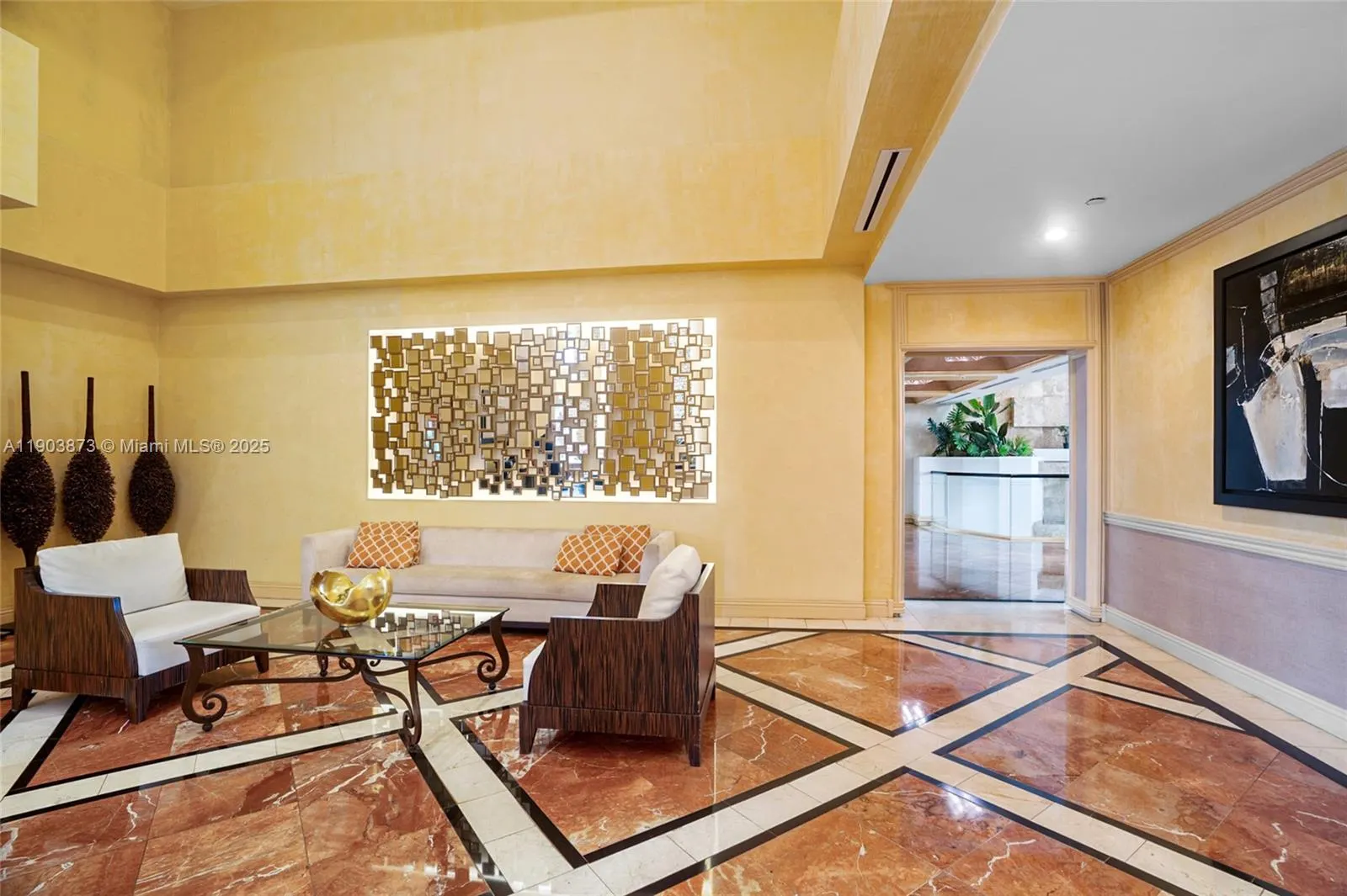 20281 E Country Club Dr, #M1