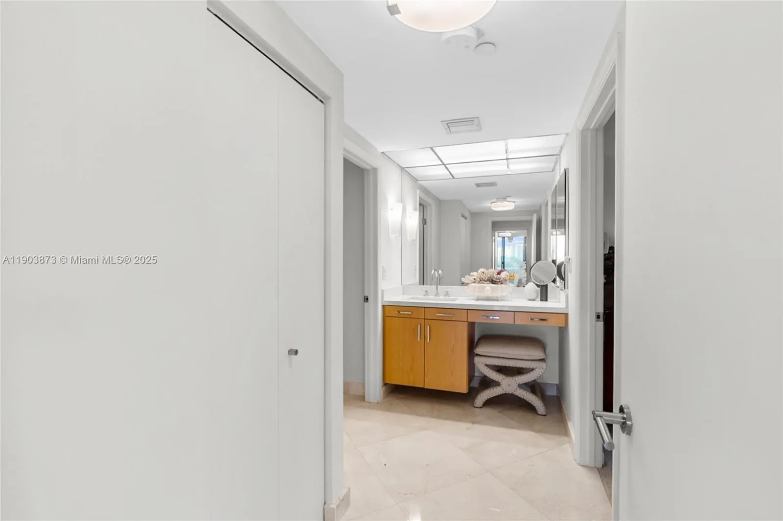 20281 E Country Club Dr, #M1