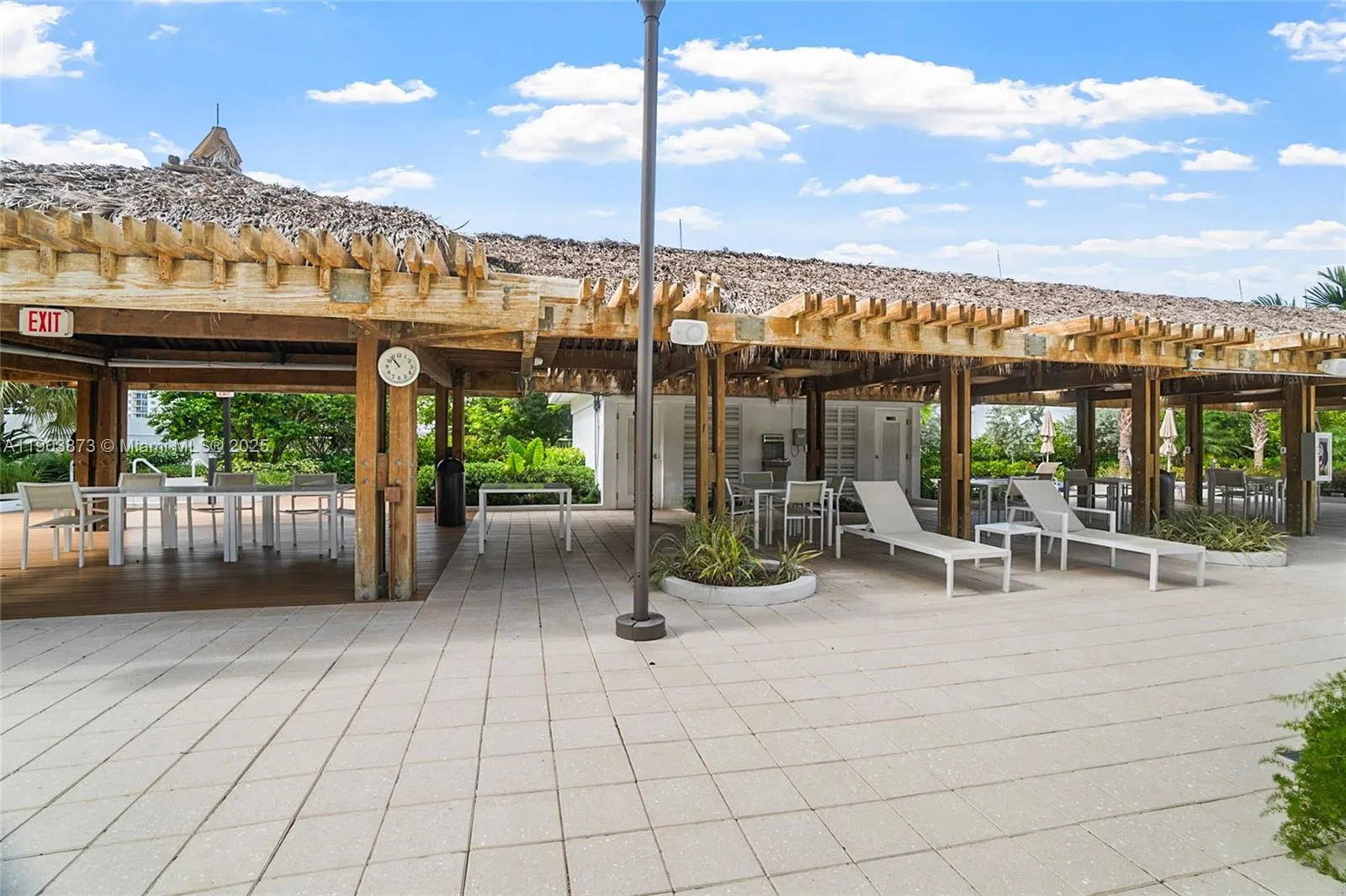 20281 E Country Club Dr, #M1